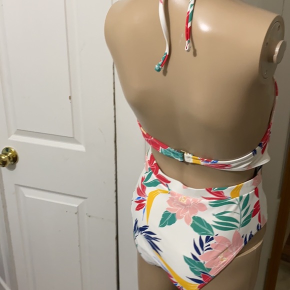 Cut out bathing suit med nwot - Picture 5 of 7